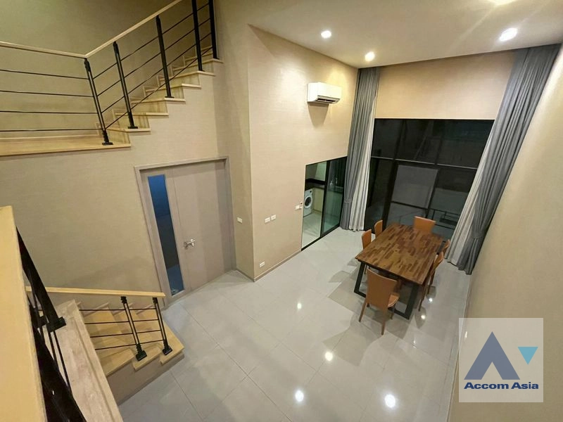 unitFully Furnished, Pet friendly |  3 Bedrooms  Townhouse For Rent in Pattanakarn, Bangkok  near ARL Ramkhamhaeng (AA45314)