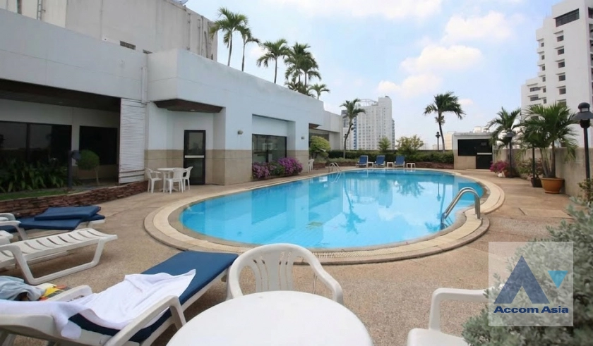  Liberty Park 2 Condominium  2 Bedroom for Sale & Rent BTS Nana in Sukhumvit Bangkok