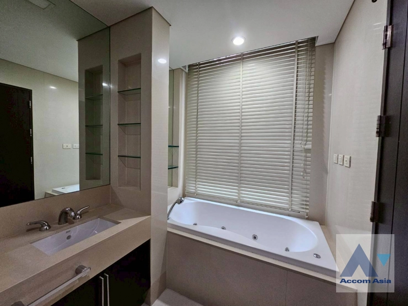 15  2 br Condominium For Rent in Ploenchit ,Bangkok BTS Chitlom at The Park Chidlom AA45318