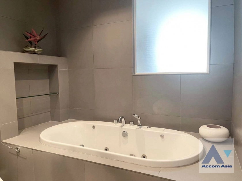 7  2 br Condominium For Rent in Ploenchit ,Bangkok BTS Ploenchit at Athenee Residence AA45320