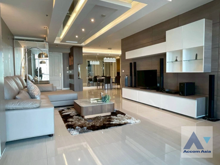 unit 2 Bedrooms  Condominium For Rent in Ploenchit, Bangkok  near BTS Ploenchit (AA45320)