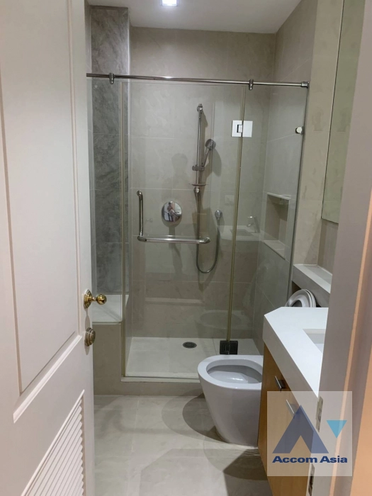 7  2 br Condominium For Sale in Ploenchit ,Bangkok BTS Ploenchit at Athenee Residence AA45325