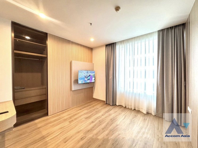 13  3 br Condominium For Rent in Silom ,Bangkok BTS Sala Daeng - MRT Silom at Royal Saladaeng AA45328