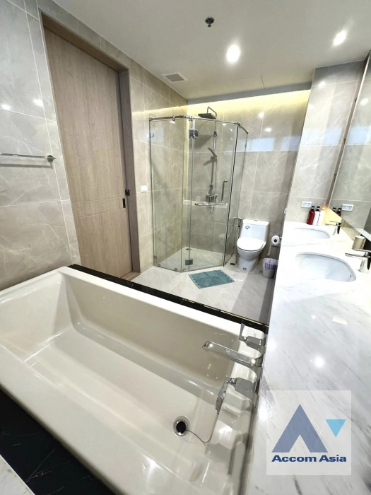 16  3 br Condominium For Rent in Silom ,Bangkok BTS Sala Daeng - MRT Silom at Royal Saladaeng AA45328