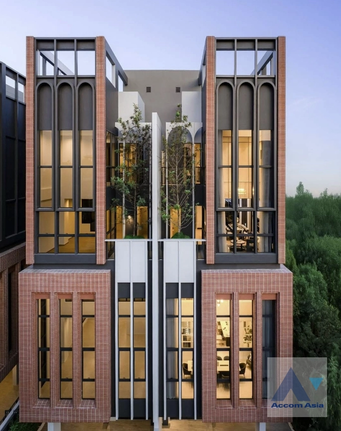 District Sukhumvit 77 House  3 Bedroom for Sale BTS On Nut in Sukhumvit Bangkok