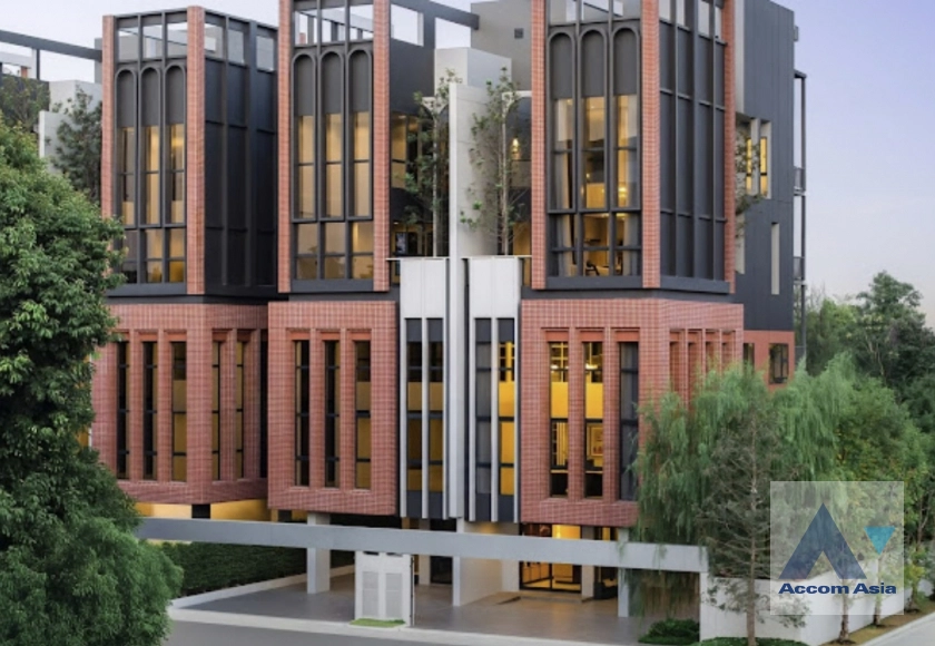 District Sukhumvit 77 House  3 Bedroom for Sale BTS On Nut in Sukhumvit Bangkok