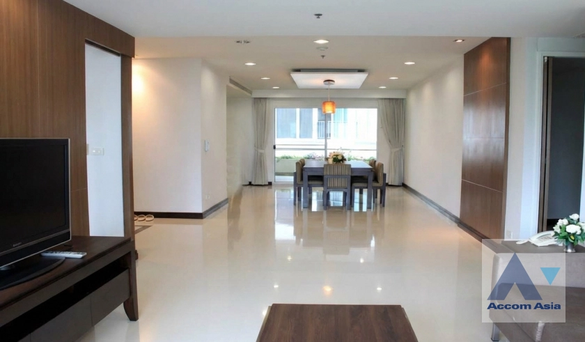  Low-rise Apartment, Only 1,000m to BTS Apartment  3 Bedroom for Sale & Rent BTS Ekkamai in Sukhumvit Bangkok
