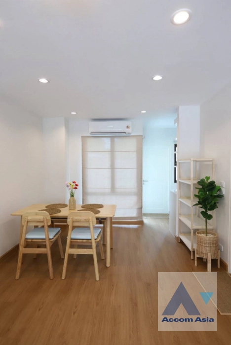 unit 3 Bedrooms  Townhouse For Rent & Sale in Sukhumvit, Bangkok  near BTS Bang Chak (AA45347)