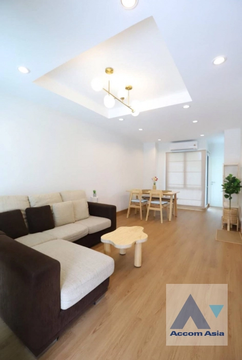 unit 3 Bedrooms  Townhouse For Rent & Sale in Sukhumvit, Bangkok  near BTS Bang Chak (AA45347)