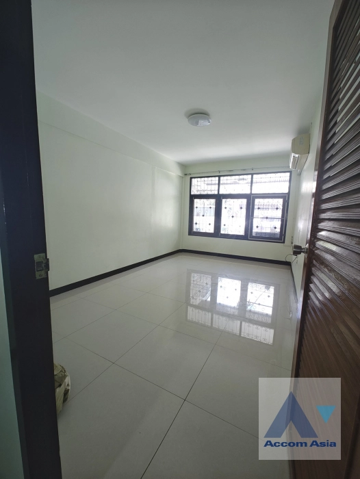 4  2 br House for rent and sale in Phaholyothin ,Bangkok BTS Ari AA45353