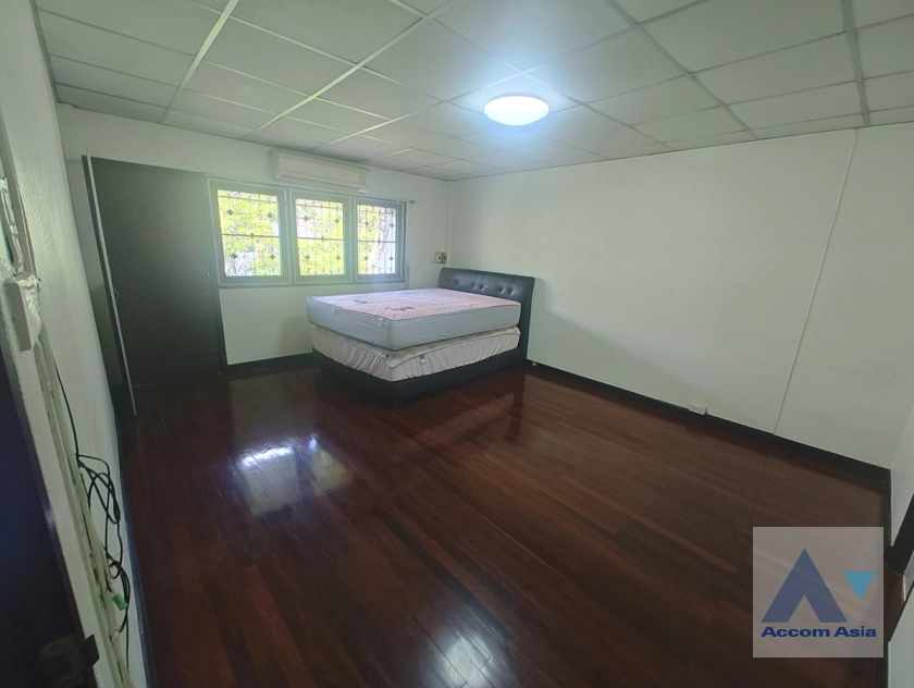 8  2 br House for rent and sale in Phaholyothin ,Bangkok BTS Ari AA45353