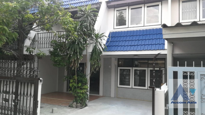  2  2 br House for rent and sale in Phaholyothin ,Bangkok BTS Ari AA45353