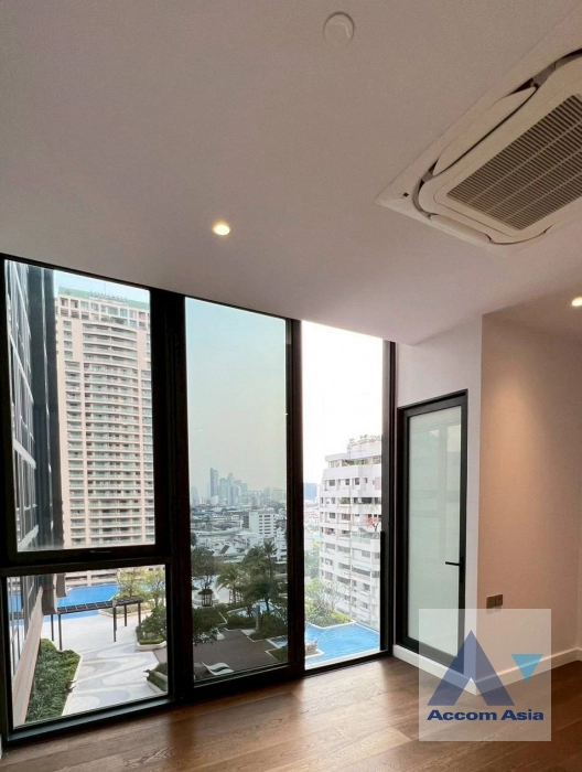 unit 1 Bedroom  Condominium For Sale in Sathorn, Bangkok  near MRT Lumphini - BTS Chong Nonsi (AA45355)