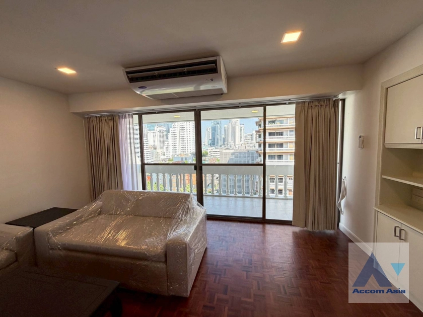 6  3 br Apartment For Rent in Sukhumvit ,Bangkok MRT Sukhumvit - BTS Asok at Family Apartment with Lake View AA45356