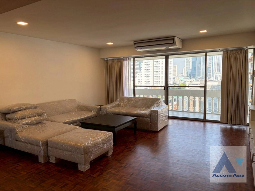  1  3 br Apartment For Rent in Sukhumvit ,Bangkok MRT Sukhumvit - BTS Asok at Family Apartment with Lake View AA45356