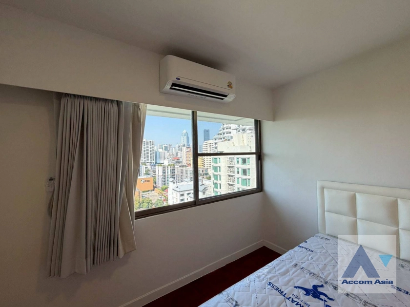 18  3 br Apartment For Rent in Sukhumvit ,Bangkok MRT Sukhumvit - BTS Asok at Family Apartment with Lake View AA45356