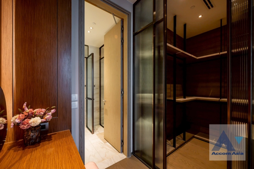 32  1 br Condominium for rent and sale in Ploenchit ,Bangkok BTS Chitlom at Scope Langsuan AA45361