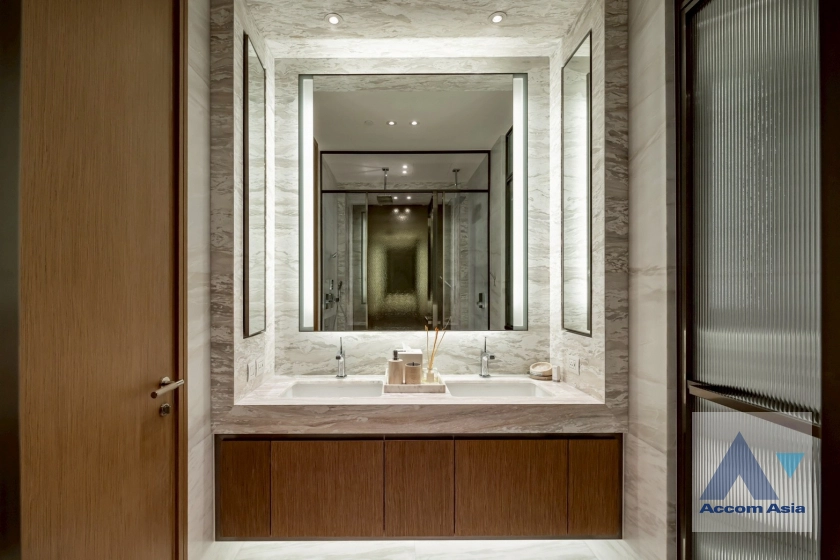 37  1 br Condominium for rent and sale in Ploenchit ,Bangkok BTS Chitlom at Scope Langsuan AA45361