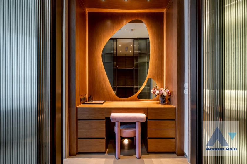 35  1 br Condominium for rent and sale in Ploenchit ,Bangkok BTS Chitlom at Scope Langsuan AA45361