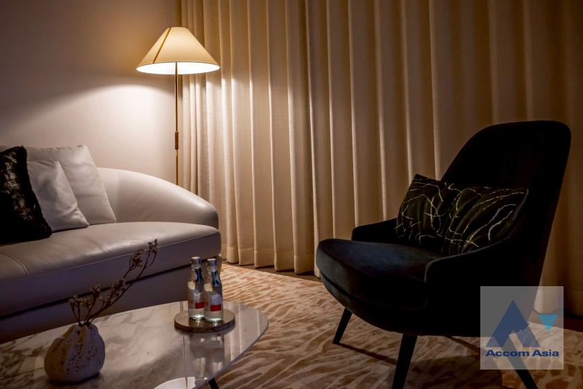 42  1 br Condominium for rent and sale in Ploenchit ,Bangkok BTS Chitlom at Scope Langsuan AA45361