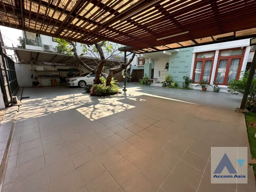 19  5 br House For Sale in Dusit ,Bangkok BTS Ari AA45364