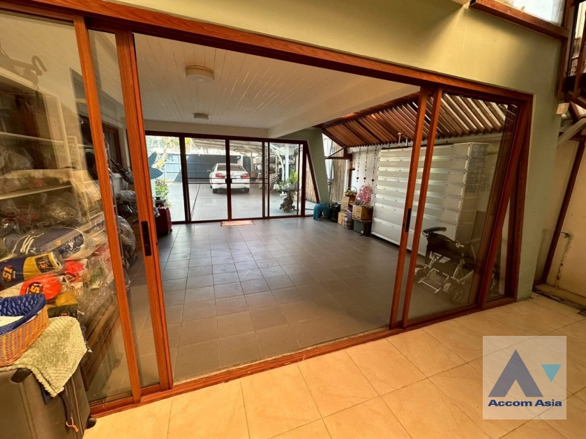 5  5 br House For Sale in Dusit ,Bangkok BTS Ari AA45364