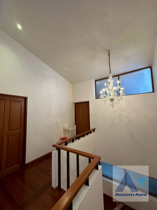 10  5 br House For Sale in Dusit ,Bangkok BTS Ari AA45364