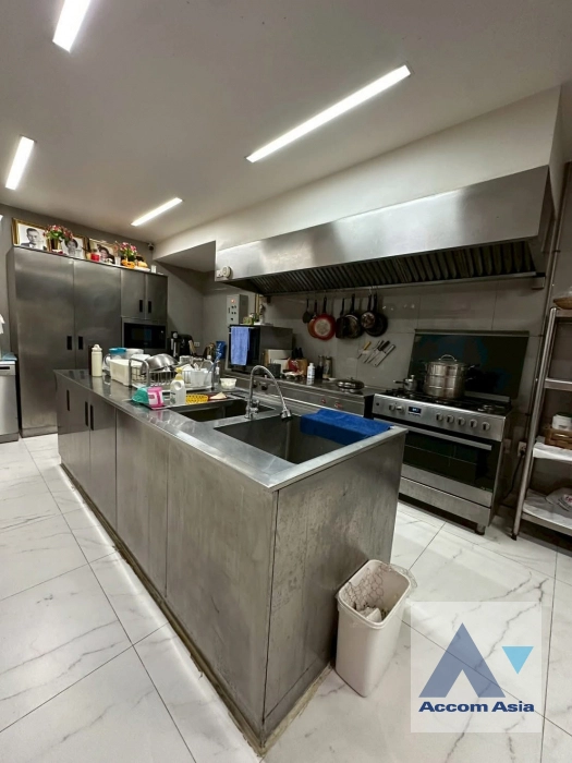 9  5 br House For Sale in Dusit ,Bangkok BTS Ari AA45364