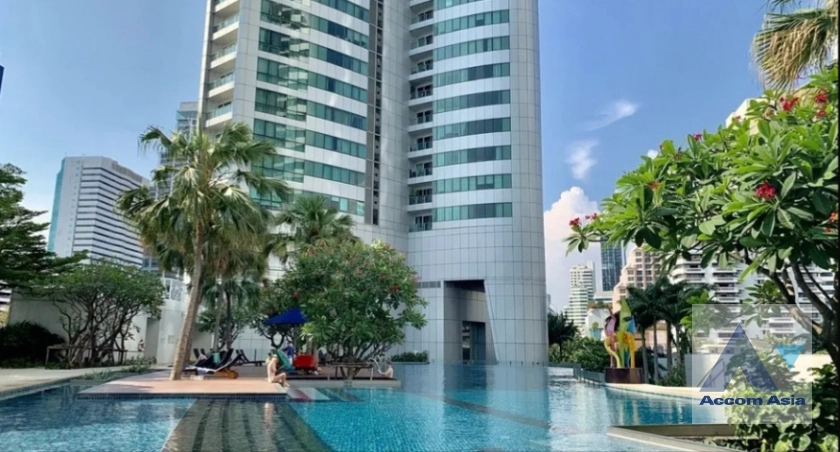 unit 3 Bedrooms  Condominium For Sale in Sukhumvit, Bangkok  near BTS Asok - MRT Sukhumvit (AA45379)