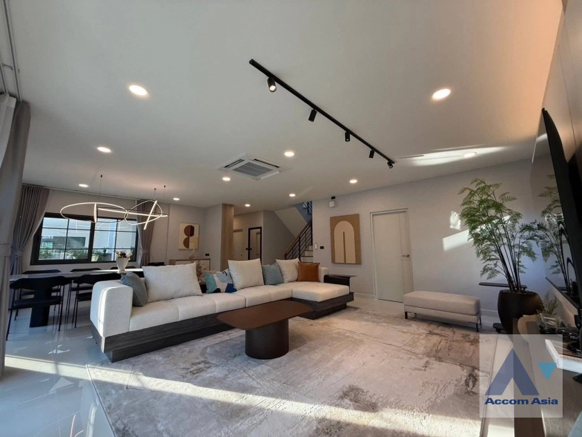  1  5 br House For Rent in Samutprakan ,Samutprakan  at Centro Bangna AA45386