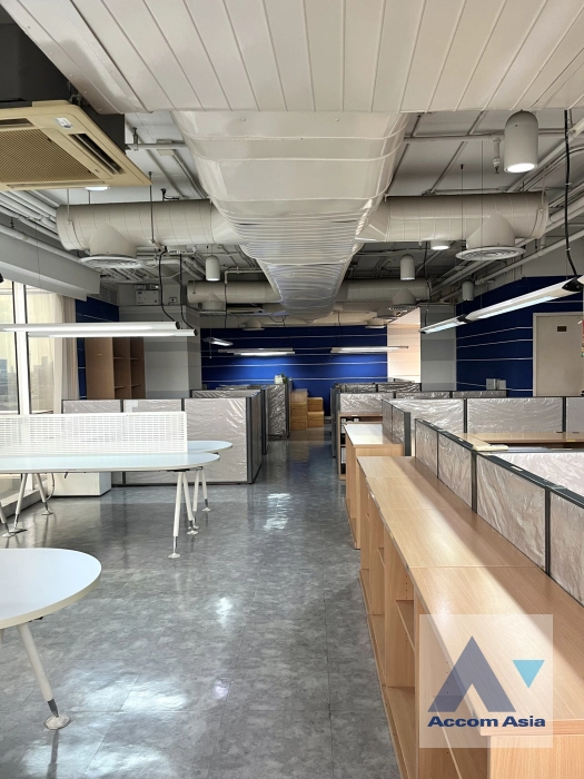  1  Office Space For Rent in Sukhumvit ,Bangkok BTS Phrom Phong at Richmond Building AA45390