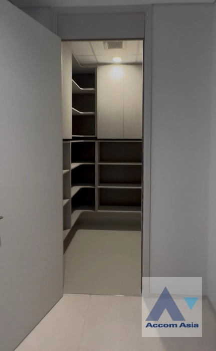 6  2 br Condominium For Rent in Ploenchit ,Bangkok  at The Residences at Sindhorn Kempinski Hotel Bangkok AA45392