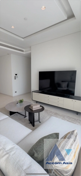 unit 2 Bedrooms  Condominium For Rent in Ploenchit, Bangkok  (AA45392)