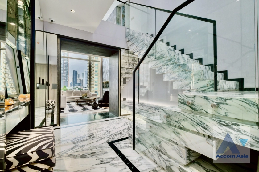 unitFully Furnished, Duplex Condo |  3 Bedrooms  Condominium For Sale in Sukhumvit, Bangkok  near MRT Sukhumvit - BTS Asok (AA45395)