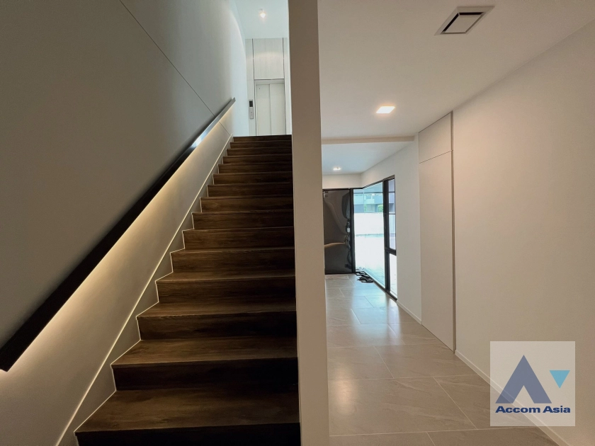 11  4 br House For Sale in Latkrabang ,Bangkok  at VIVE Krungthep Kreetha AA45397