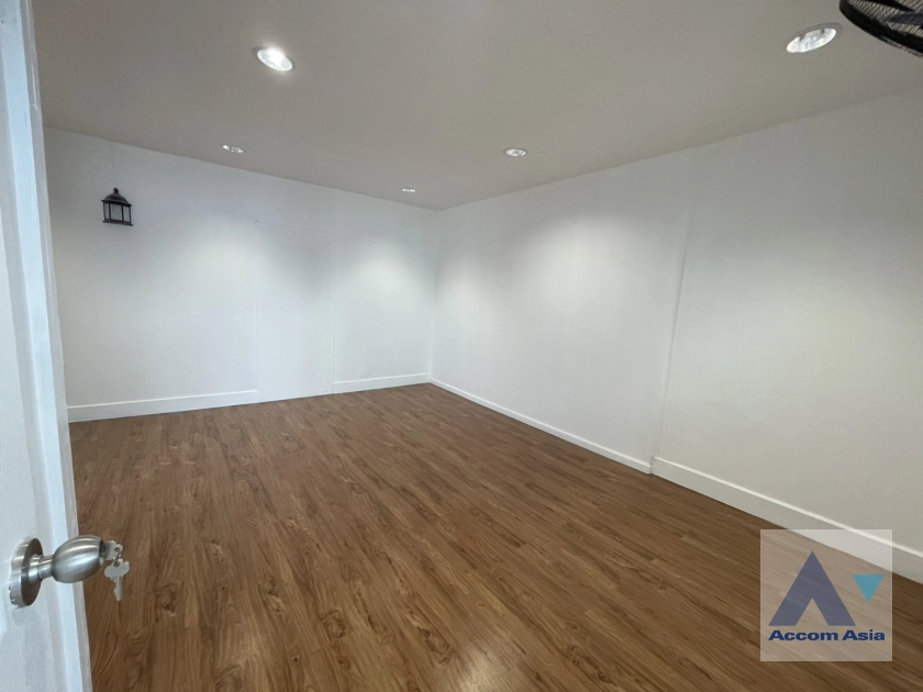 14  2 br House for rent and sale in Sathorn ,Bangkok  AA45405