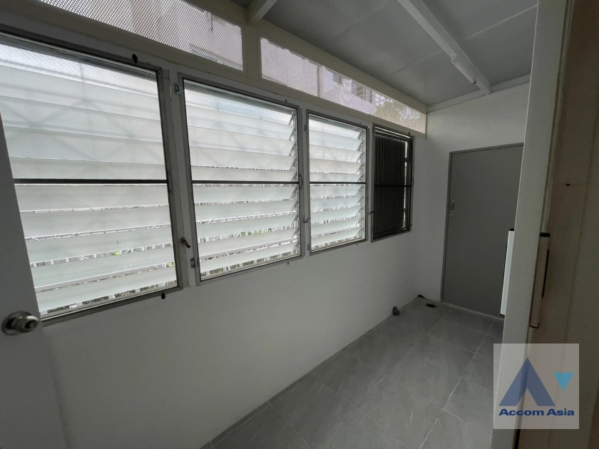 22  2 br House for rent and sale in Sathorn ,Bangkok  AA45405