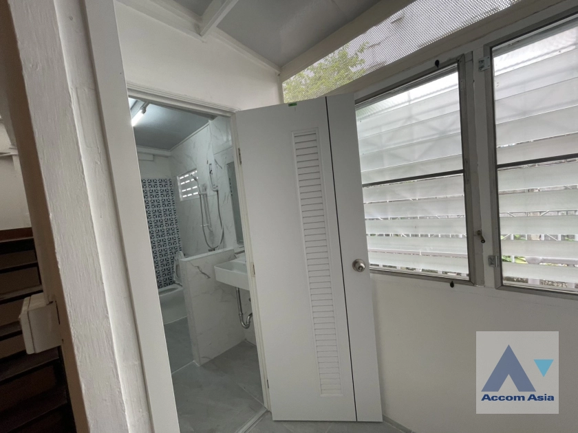 17  2 br House for rent and sale in Sathorn ,Bangkok  AA45405