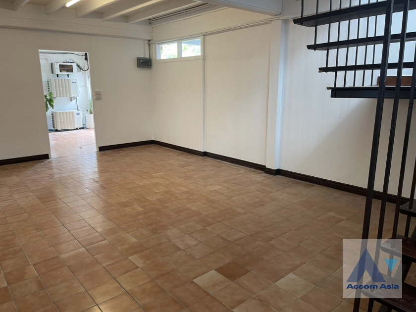 7  2 br House for rent and sale in Sathorn ,Bangkok  AA45405