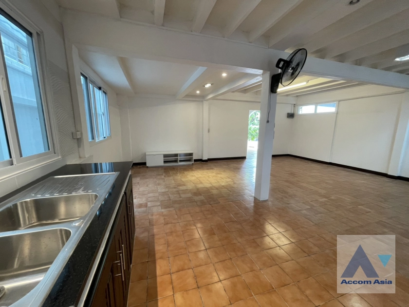 unit 2 Bedrooms  House For Rent & Sale in Sathorn, Bangkok  (AA45405)