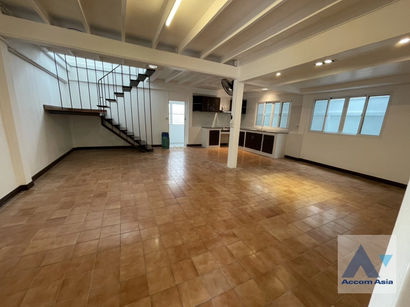 unit 2 Bedrooms  House For Rent & Sale in Sathorn, Bangkok  (AA45405)