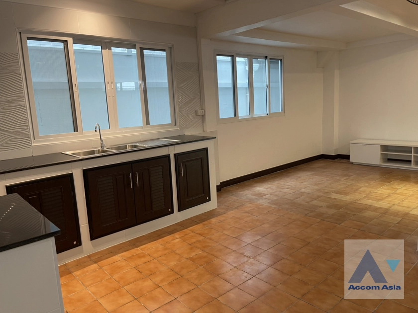 5  2 br House for rent and sale in Sathorn ,Bangkok  AA45405