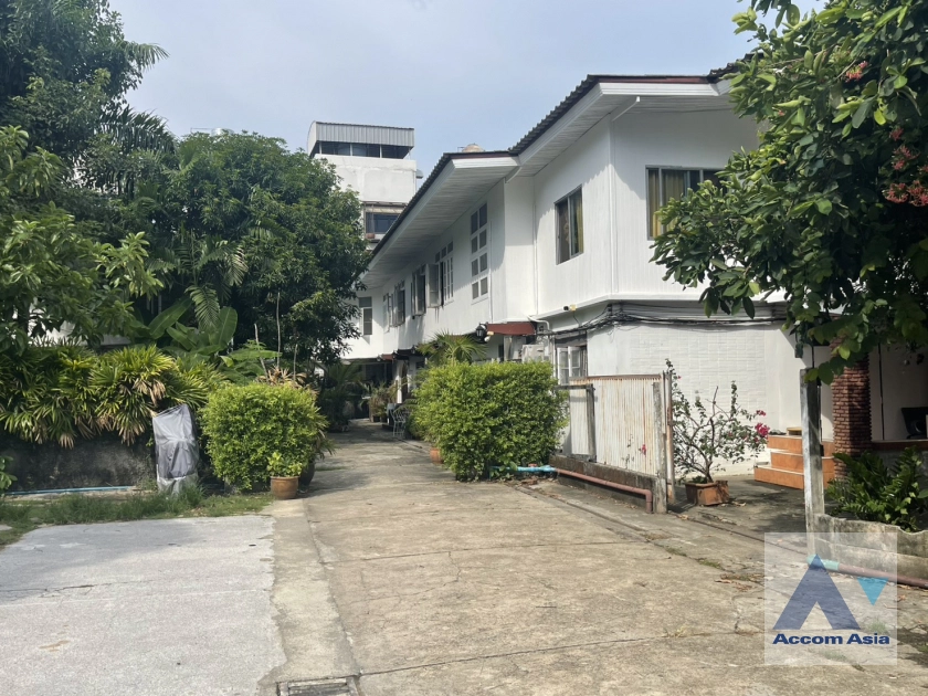 25  2 br House for rent and sale in Sathorn ,Bangkok  AA45405