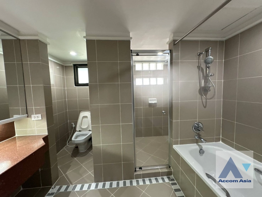 16  3 br Apartment For Rent in Sukhumvit ,Bangkok BTS Nana at Charming view of Sukhumvit AA45421