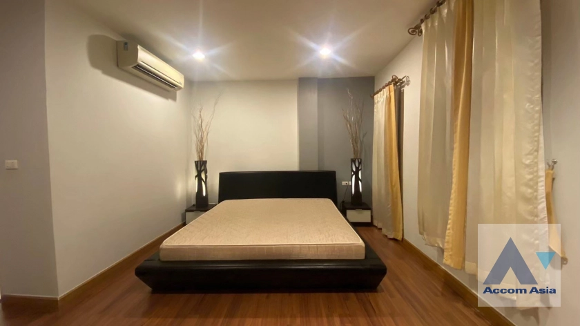 5  3 br Townhouse For Rent in Sukhumvit ,Bangkok  at Baan Klang Muang Luzern AA45426