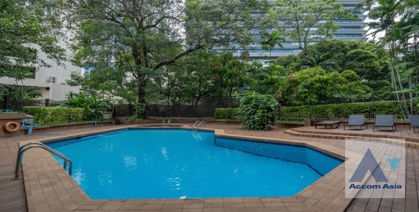 Pet friendly |  Set among tropical atmosphere Apartment  2 Bedroom for Rent BTS Ploenchit in Ploenchit Bangkok