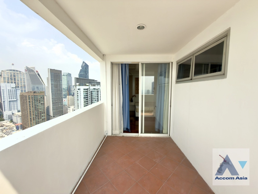 unit 3 Bedrooms  Condominium For Rent in Sukhumvit, Bangkok  near BTS Phrom Phong (AA45448)