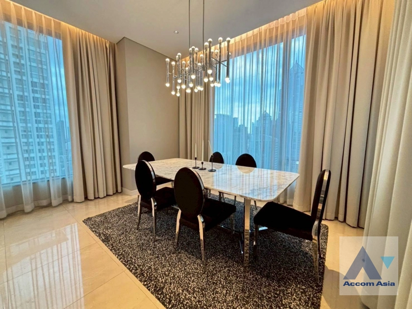 unit 2 Bedrooms  Condominium For Rent & Sale in Ploenchit, Bangkok  near BTS Chitlom (AA45451)