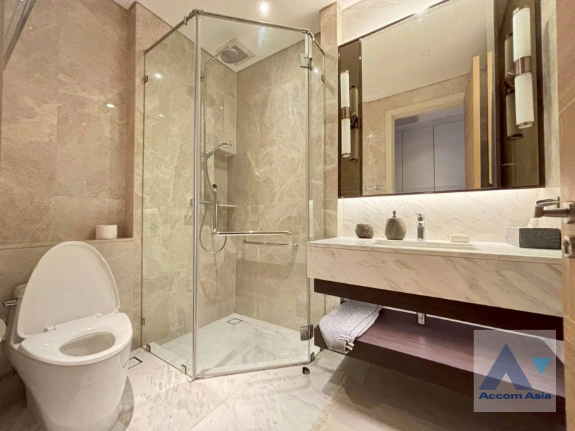 12  2 br Condominium for rent and sale in Ploenchit ,Bangkok BTS Chitlom at Sindhorn Residence AA45451