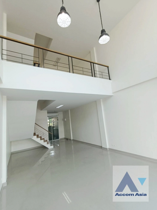 unitHome Office |  2 Bedrooms  Building For Rent & Sale in Pattanakarn, Bangkok  (AA45466)